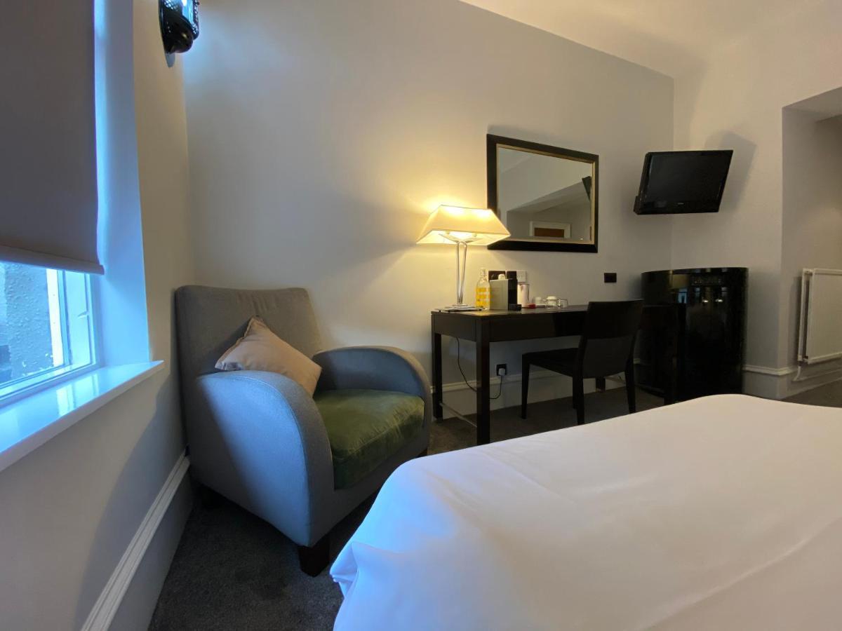 No6 West Coates Hotel เอดินบะระ ภายนอก รูปภาพ