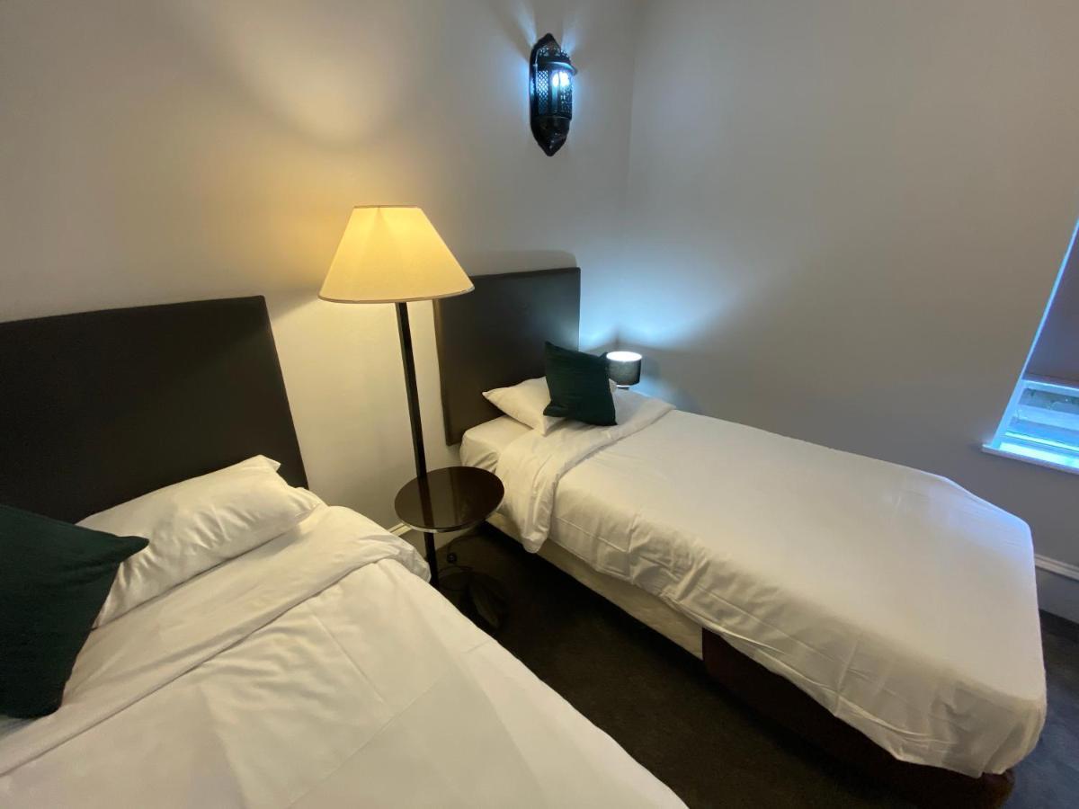 No6 West Coates Hotel เอดินบะระ ภายนอก รูปภาพ