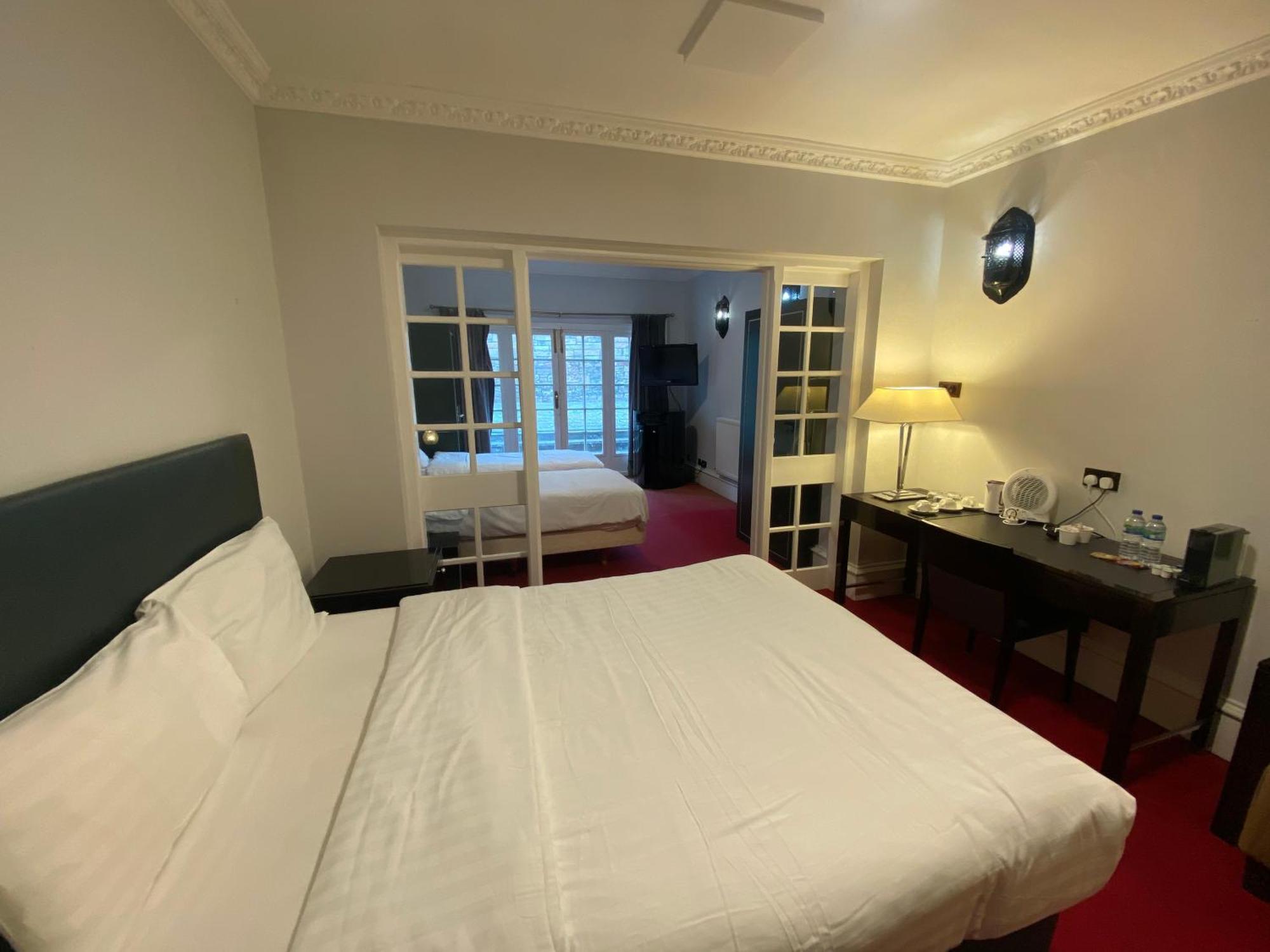 No6 West Coates Hotel เอดินบะระ ภายนอก รูปภาพ