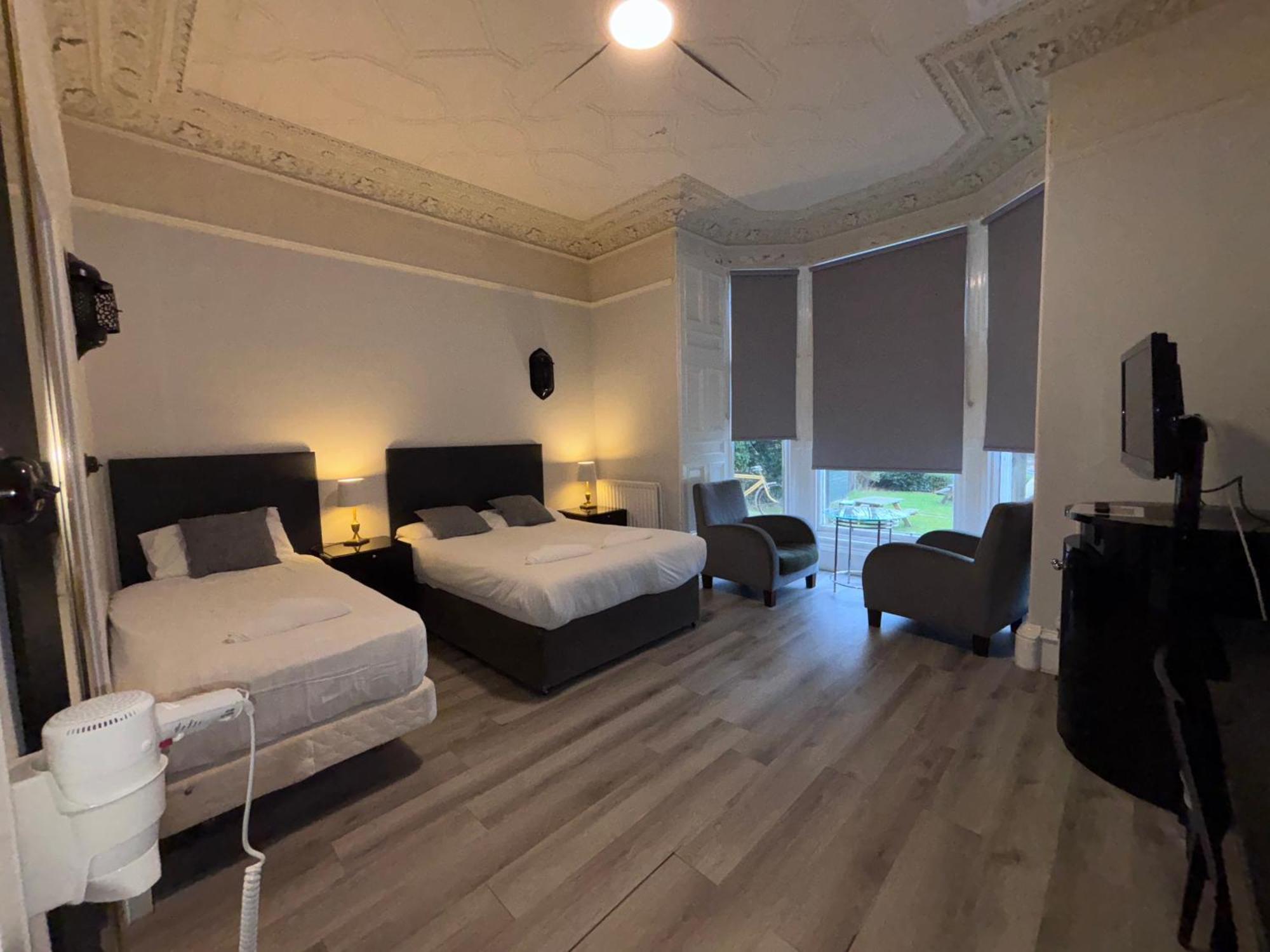 No6 West Coates Hotel เอดินบะระ ภายนอก รูปภาพ