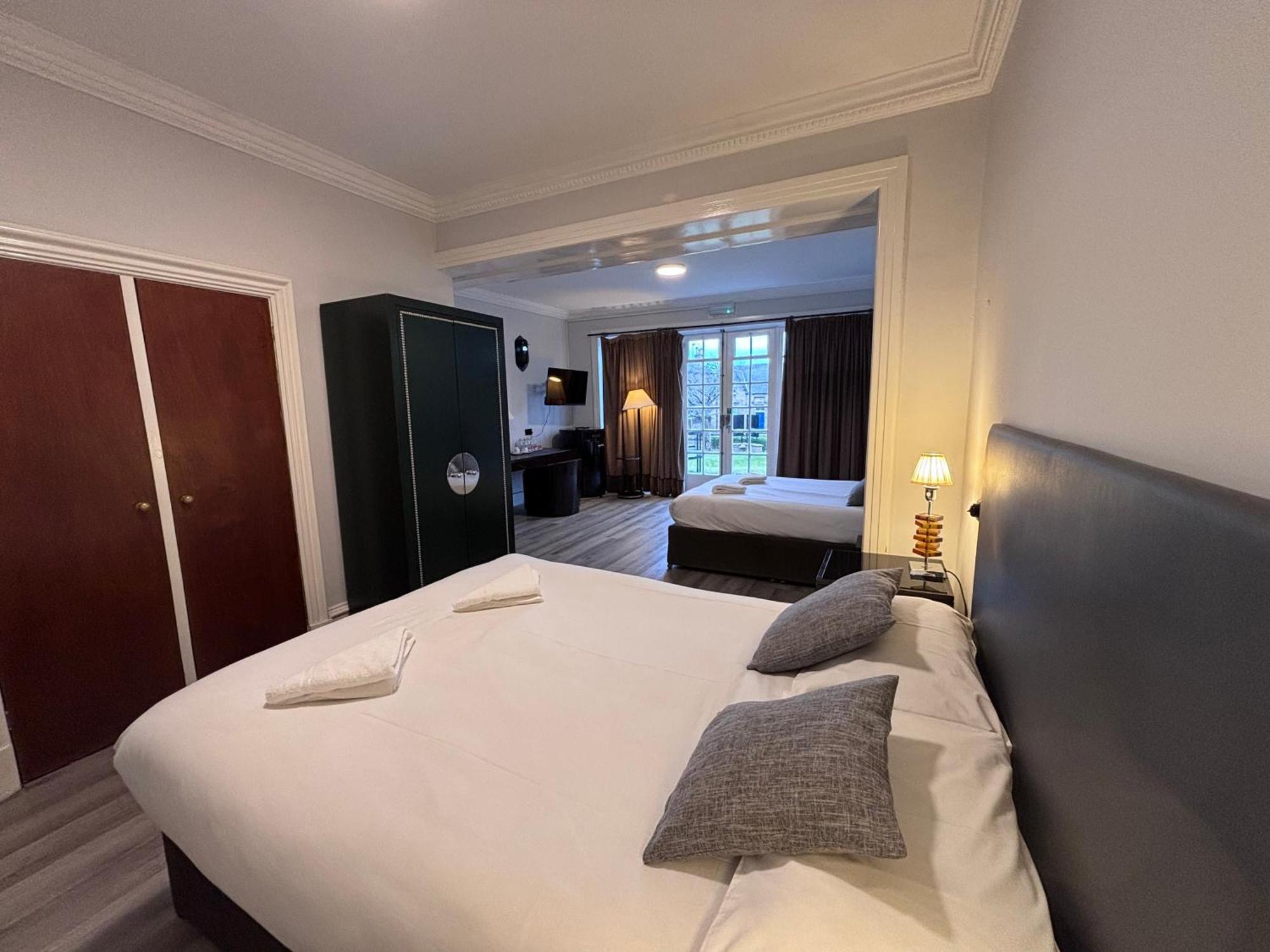 No6 West Coates Hotel เอดินบะระ ภายนอก รูปภาพ